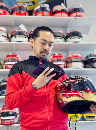 RACING HELMET COLLECTOR for Crypto Payments of High-End Racing Memorabilia