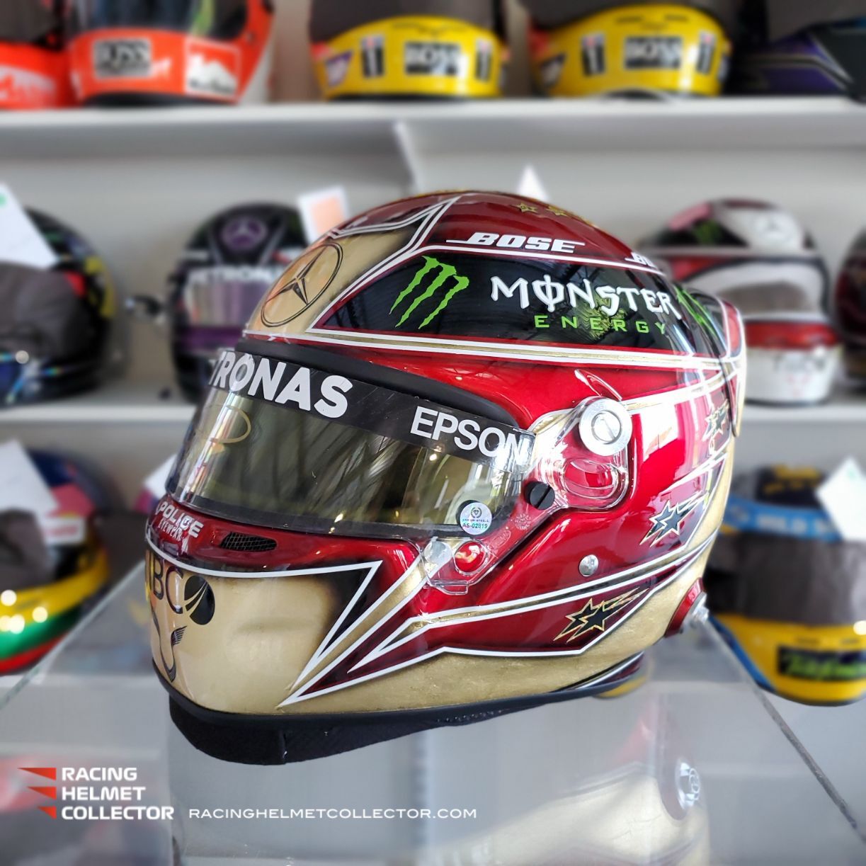 Glitz Customs - Lewis Hamilton with custom made helmet